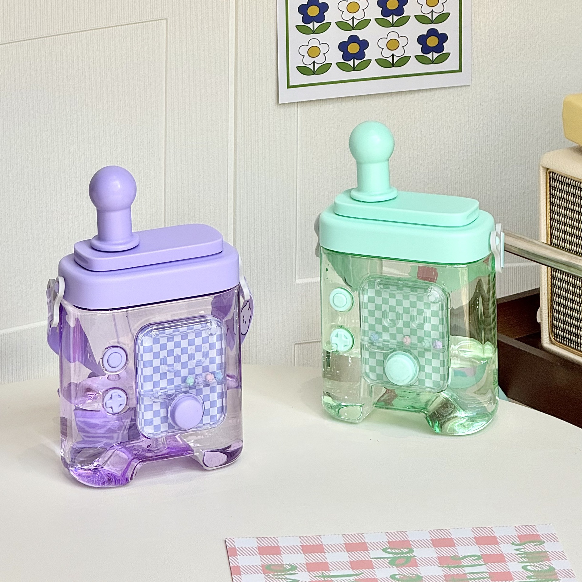 Fun game machine water cup, children's creative high appearance level straw cup, summer high appearance level female student slanted cross cup Specification drawing