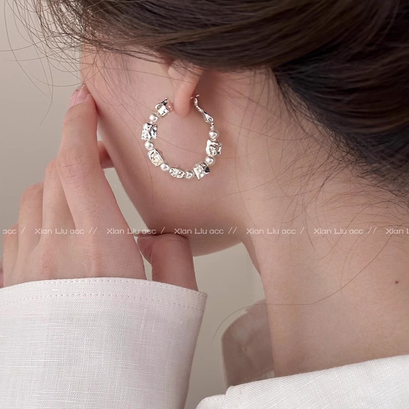 Unique and niche lava pearl ring earrings, 2025 new bestseller, high-end stud earrings, versatile ear ring earrings for women Application Scenario