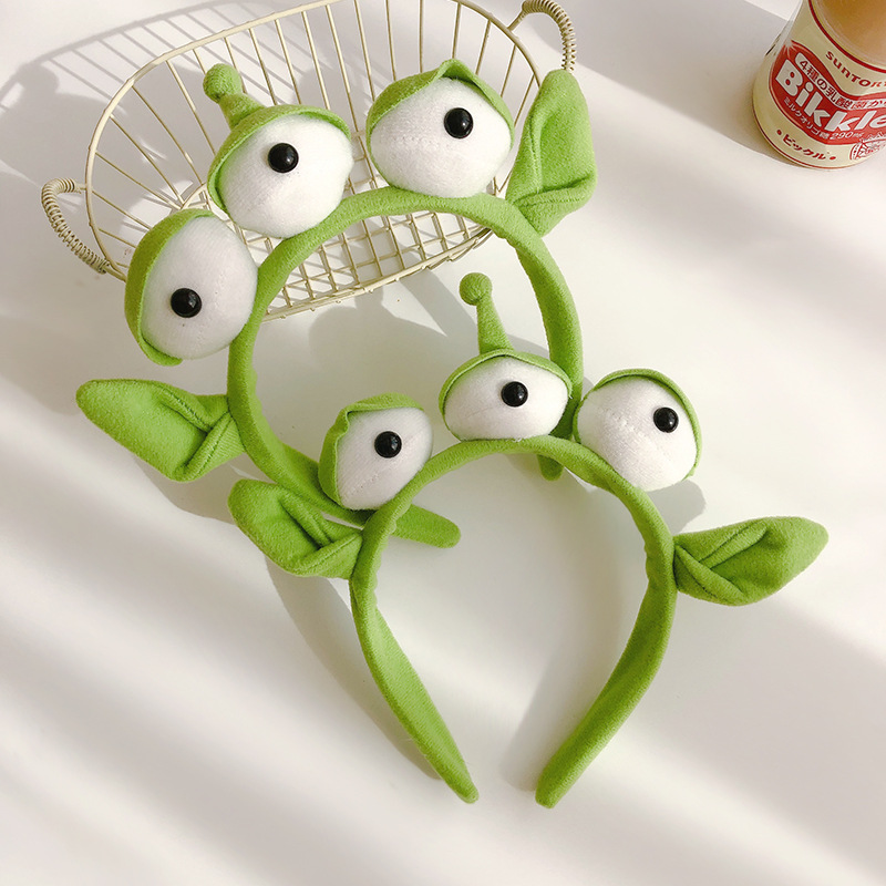 The three-eyed boy hair band is cute and adorable. It's a plush headband for washing the face, a washbasin hair band, a female hair accessory, and a couple's funny headwear Specification drawing