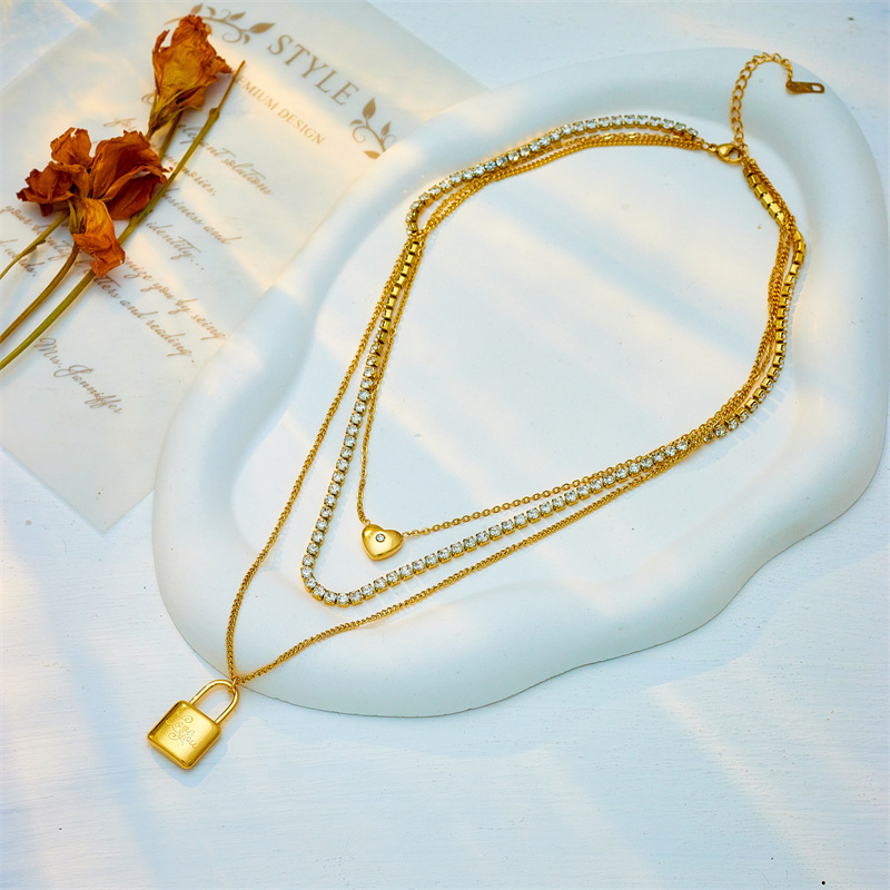European and American fashion cross-border retro high-end metal multi-layer layered stainless steel diamond-encrusted chain heart pendant necklace Specification drawing