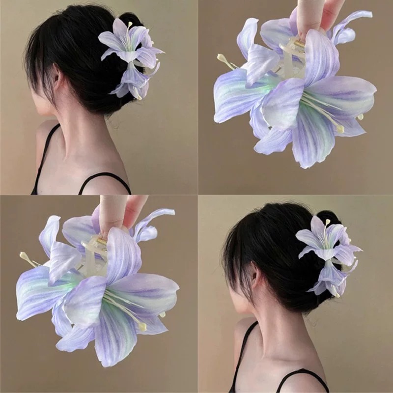 The atmosphere of the purple lily flower clipper is extremely ethereal, elegant and high-end. It is a shark clipper hair accessory for the back of the head details Picture