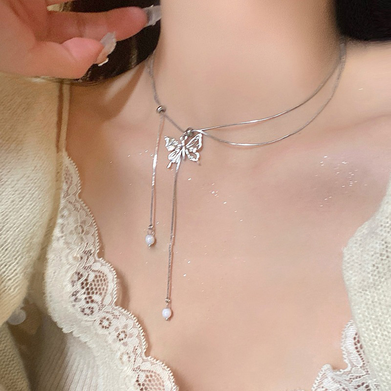 Multiple ways to wear ~ Butterfly tassel collarbone chain, a cold and cool style accessory for women on Instagram, a gentle and elegant internet-famous necklace Application Scenario