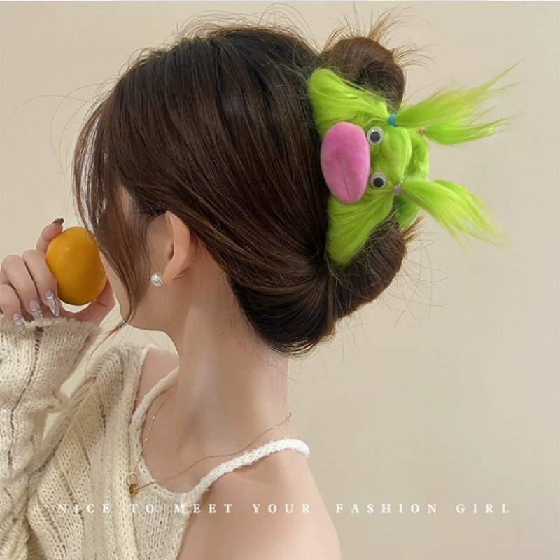 Bizarre, cute and cute, ugly doll grab, colorful dopamine hairpin, 2023 new style shark clip headwear on the back of the head for women Application Scenario