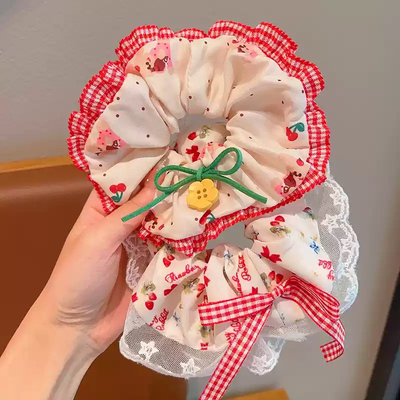 Forest-style lace-trimmed pig intestine hair band for women, 2025 new style hair tie with leather band, summer fat intestine hair band and headwear Application Scenario