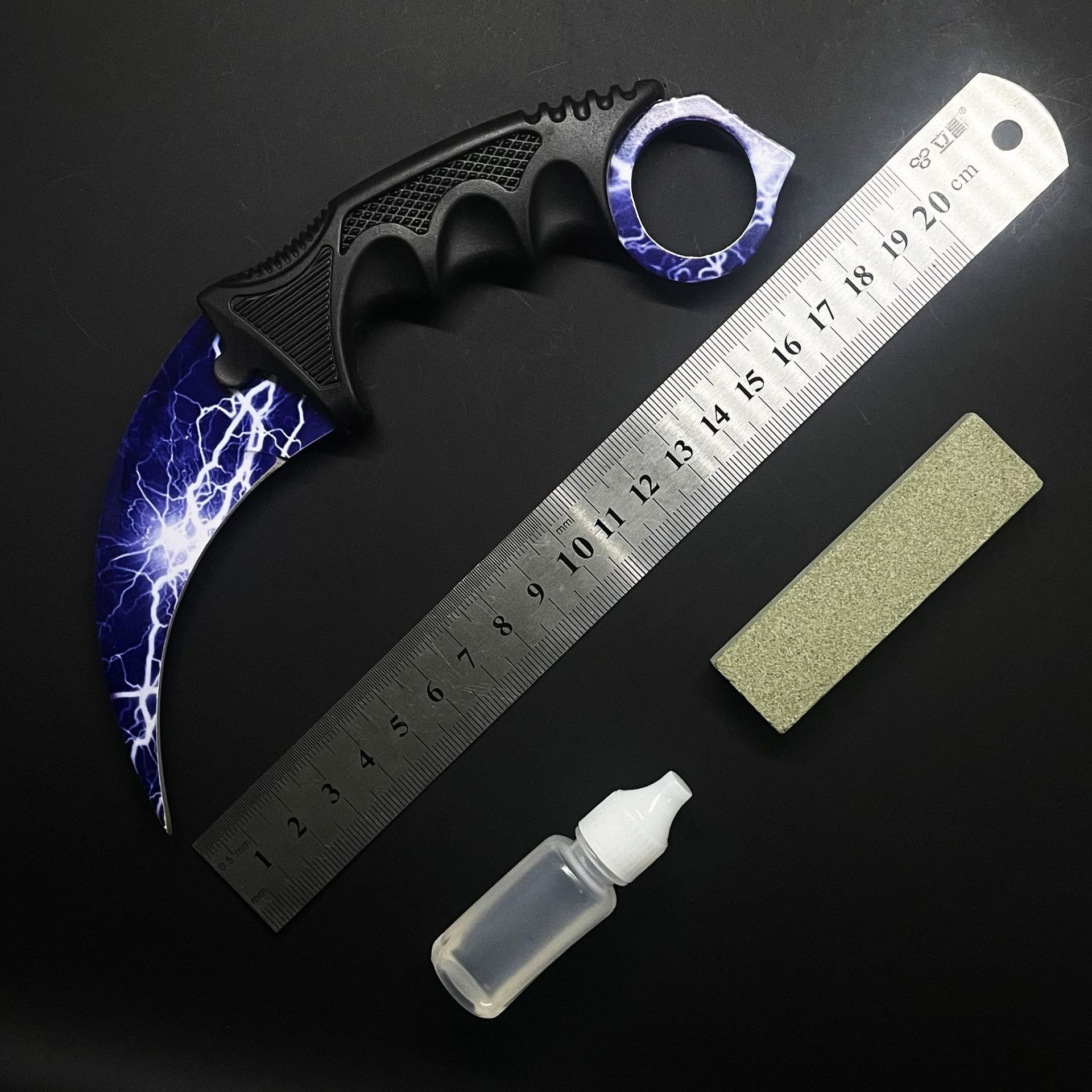 Factory wholesale outdoor portable self-defense claw knives, CSGO game peripheral toy models, high-hardness stainless steel undefined