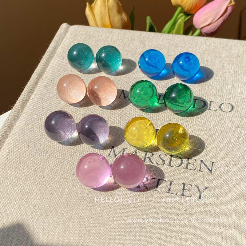 Dopamine colored transparent resin round bead ear studs, light luxury, niche, simple and versatile, elegant geometric ear stud earrings full figure