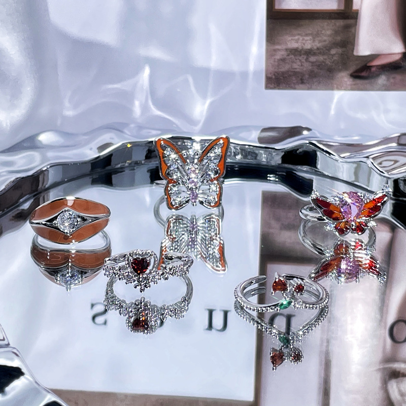 A new butterfly opening ring with a European and American style, featuring a feminine, trendy, irregular, individualistic, fashionable, light luxury and high-end feel full figure