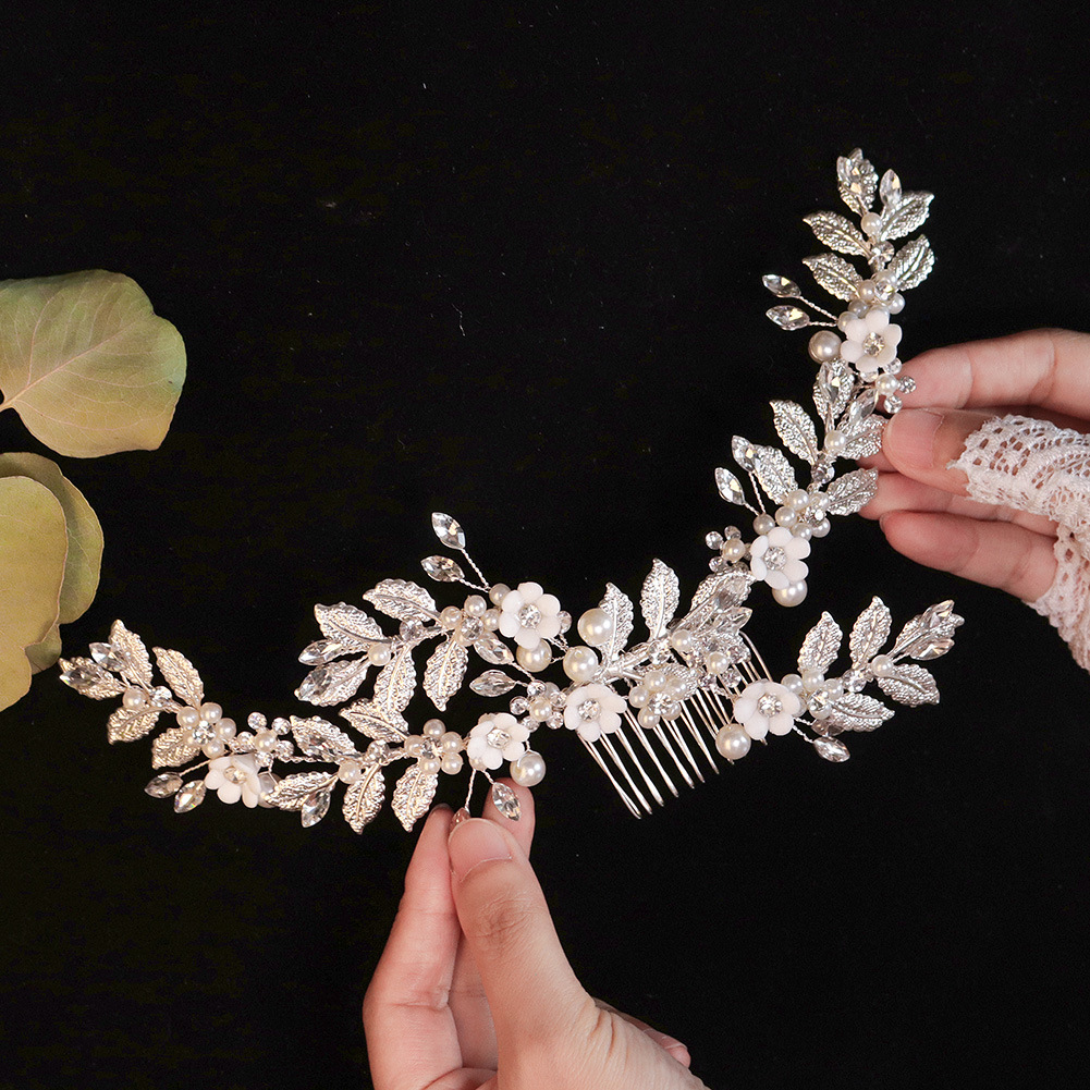 New European and American bridal accessories: pearl and crystal hair combs, metal leaves, handcrafted soft clay flower hair combs Specification drawing