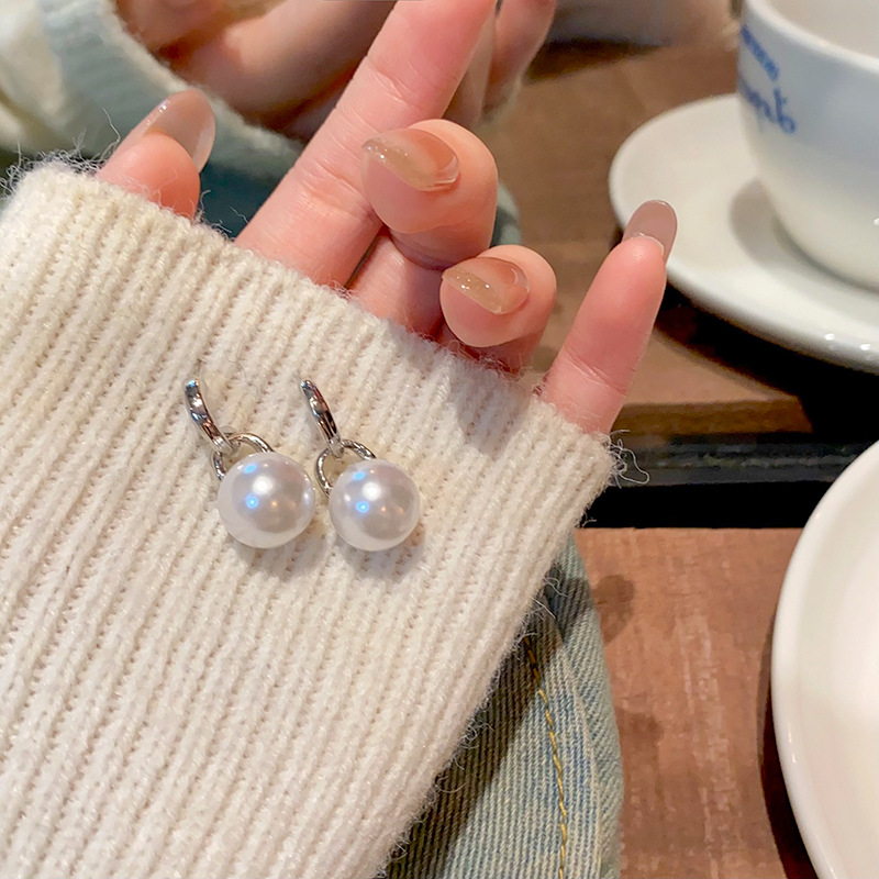Korean bestseller simple pearl earrings, women's light luxury and high-end feel, S925 silver needle earrings, the same style as Internet celebrities, wholesale Specification drawing