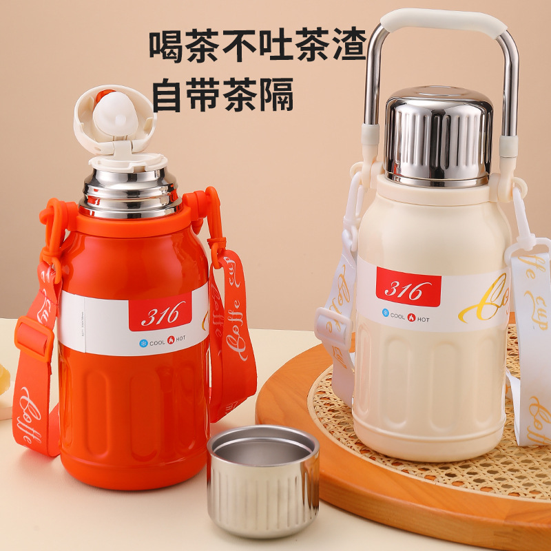 New 316 stainless steel insulated cup, simple and large-capacity, handle with strap, water bottle, outdoor sports insulated portable pot Application Scenario