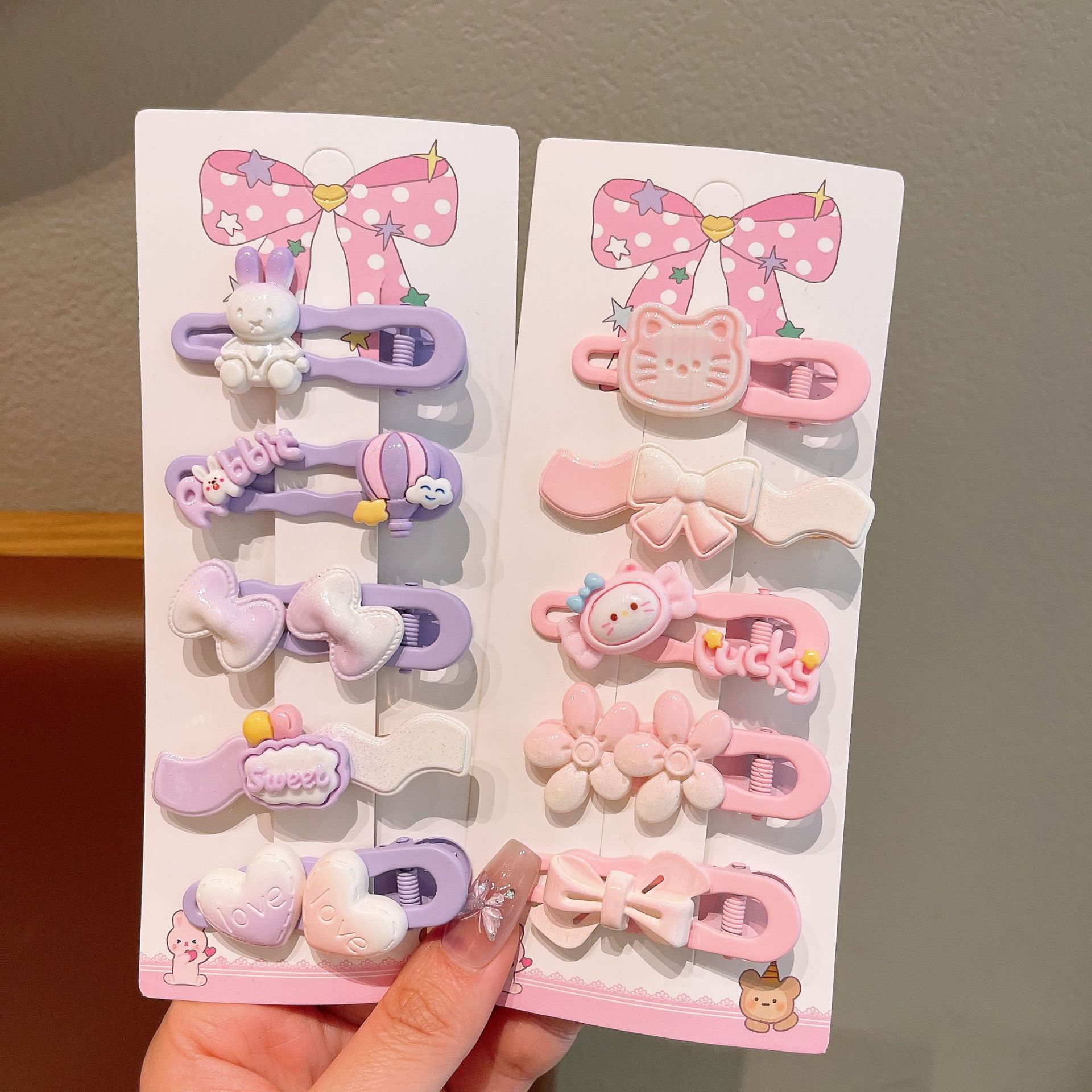New cartoon hairpin, cute children's hair clip set, metal broken hair side clip, non-damaging girls' duckbill clip Application Scenario