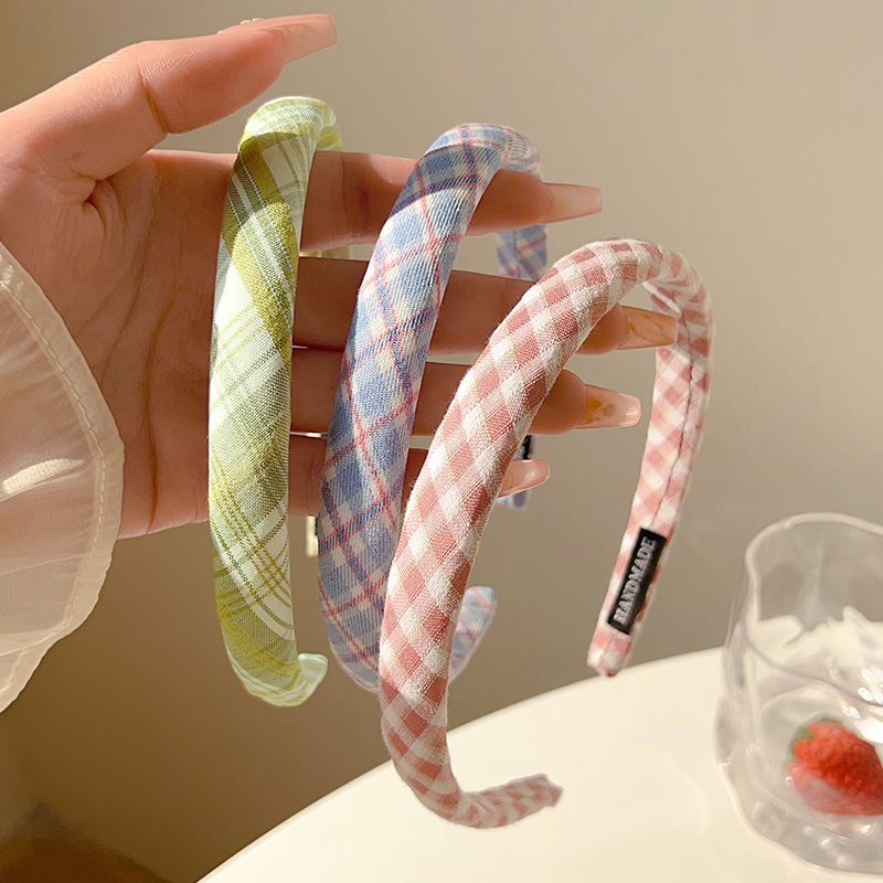 Colorful checkered small hair band for girls 2023 new style, versatile for going out, summer high-end pressure-sensitive hair tie headband Application Scenario