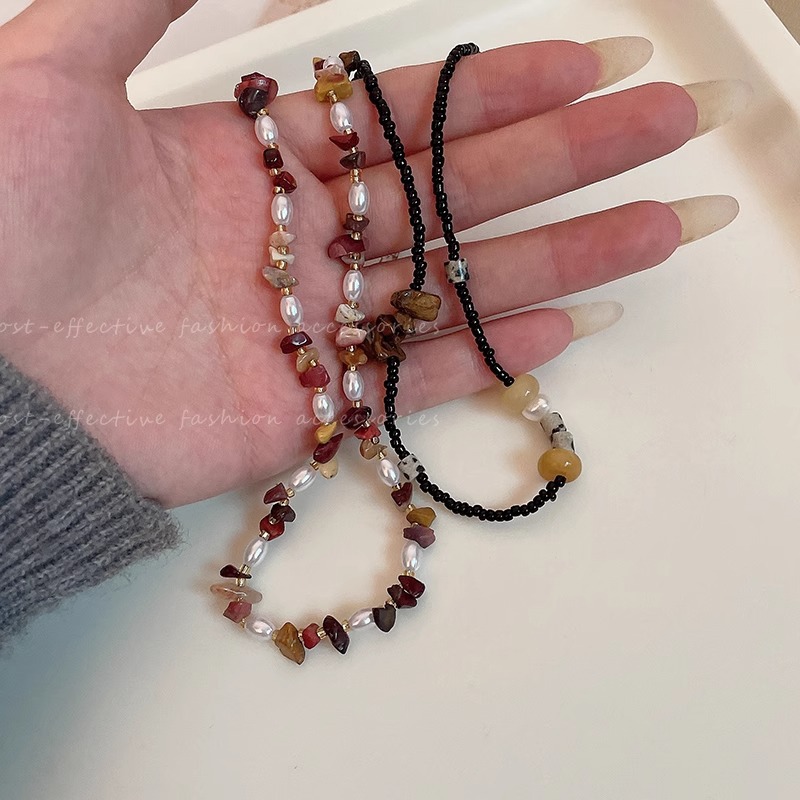 New Chinese-style retro beaded necklace for women in autumn 2025, new irregular-shaped pearl collarbone chain, cold style necklace trend details Picture