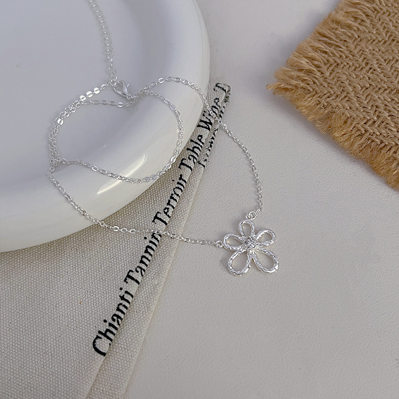 925 silver Korean version Instagram niche texture hammer patterned sunflower stud ring necklace collarbone chain details Picture