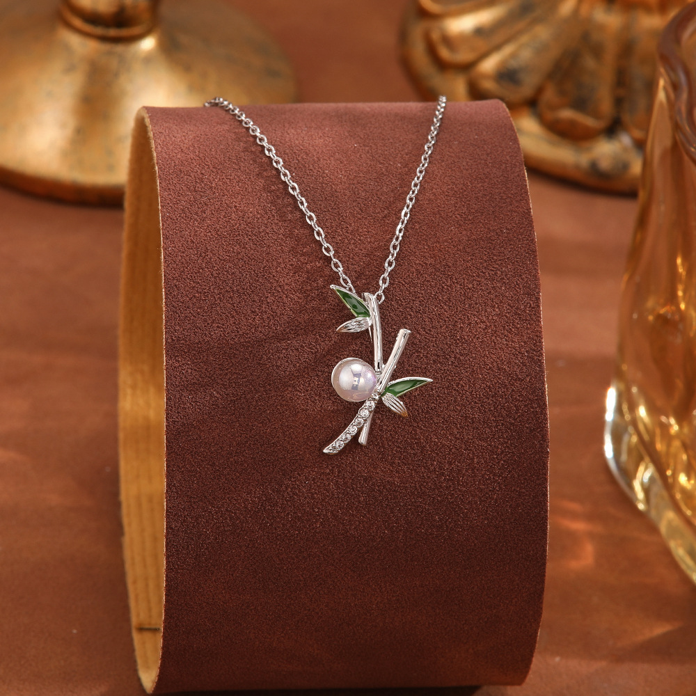 Original design sense tulip necklace, women's titanium steel, non-fading, Internet celebrity style, light luxury, niche collarbone chain wholesale trend Specification drawing