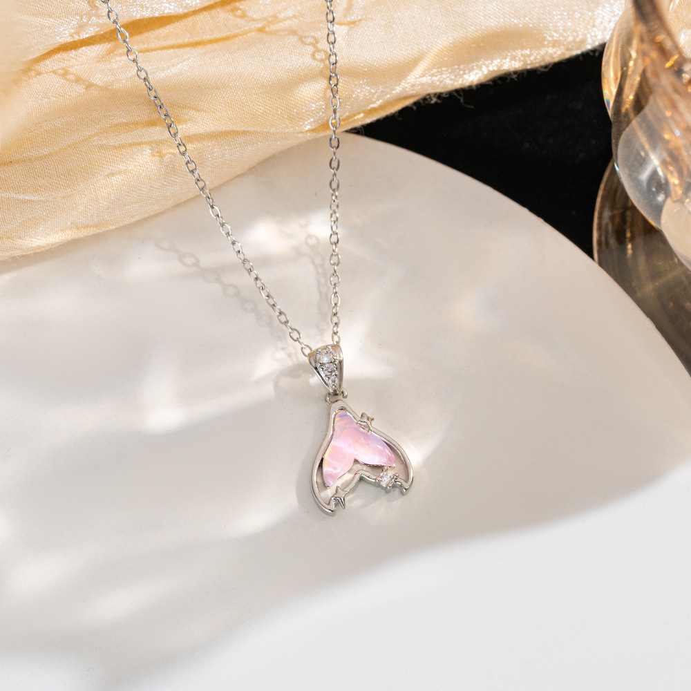 Silver light luxury design, dazzling fishtail necklace, dreamy and girlish, niche collarbone chain Valentine's Day gift details Picture