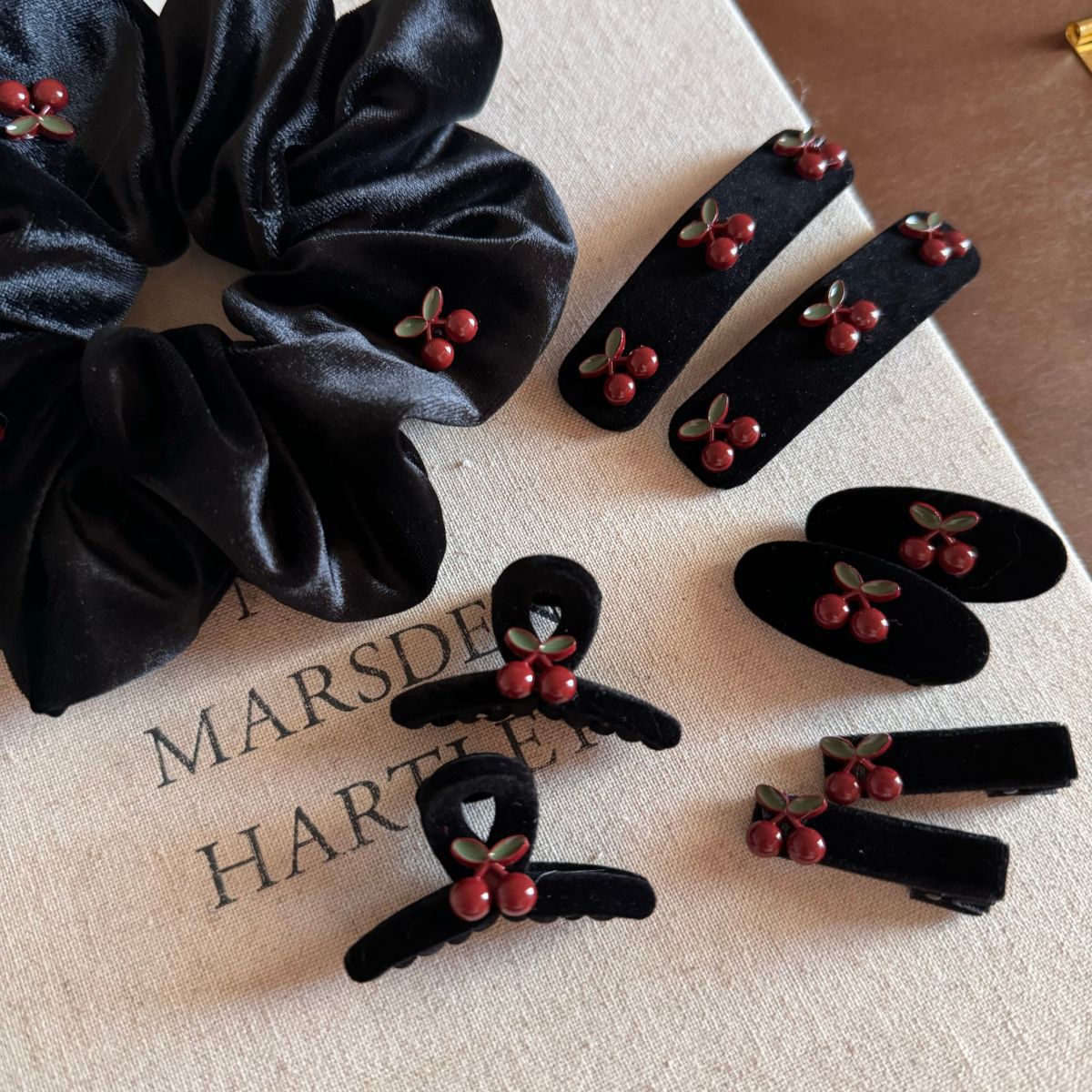Early spring red cherry retro hair clips for women, black velvet small scratch clips, BB clips, sweet and cute bangs hair accessories, new style Application Scenario