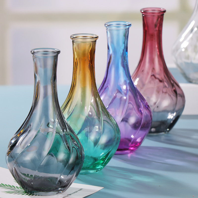 European-style decorative items, colorful gradient fresh and light colored glass vases, transparent vases, office and living room vases full figure
