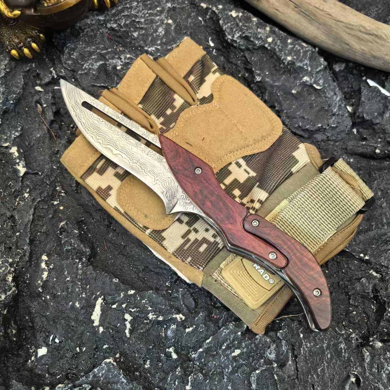 Malaysian leather-patterned folding knife, mechanical magician's personalized mechanical knife, outdoor survival and picnic portable fruit knife details Picture