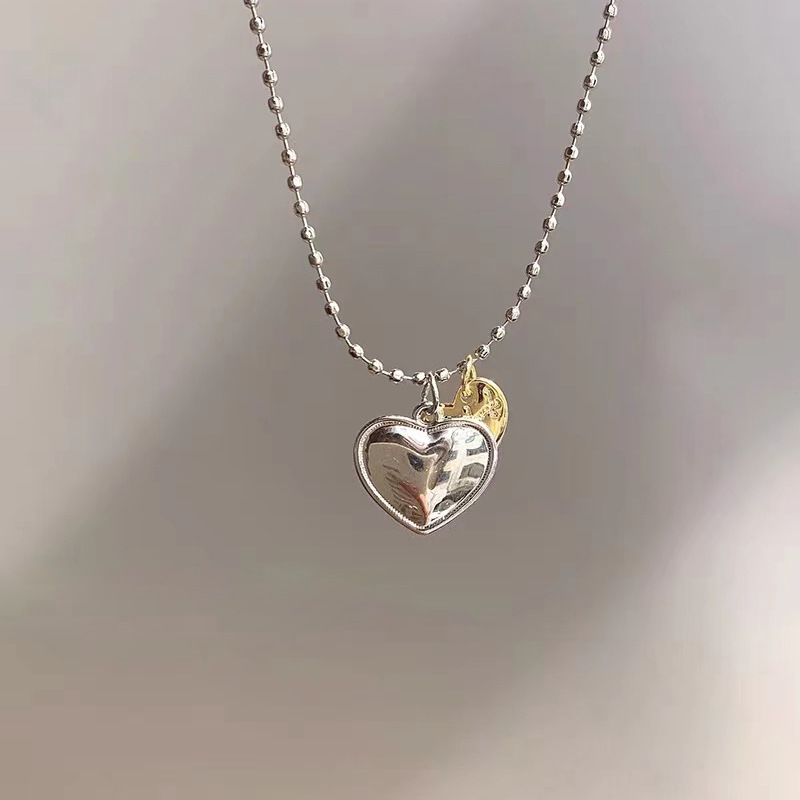 French retro gold and silver contrasting color metal heart-shaped pendant necklace for women, simple, individual and versatile, elegant collarbone chain accessory details Picture