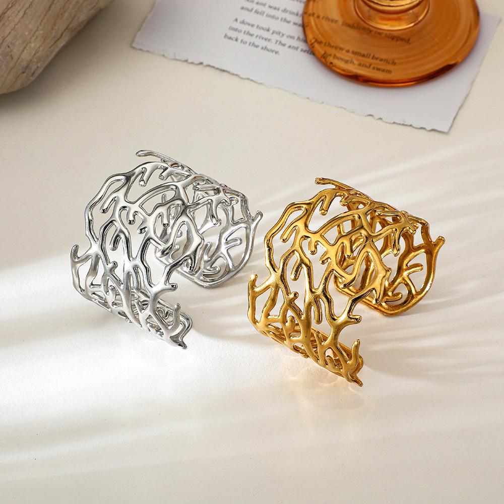 Original design, European and American style, exaggerated rose gold bracelet, electroplated, non-fading, hollowed-out, personalized, cross-border bestseller wholesale full figure