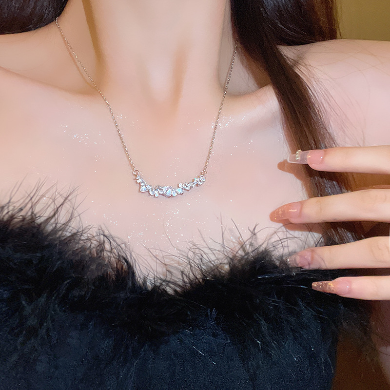 Exquisite irregular wisteria zircon titanium steel necklace with a unique and high-end design sense for women, collarbone chain necklace accessory full figure