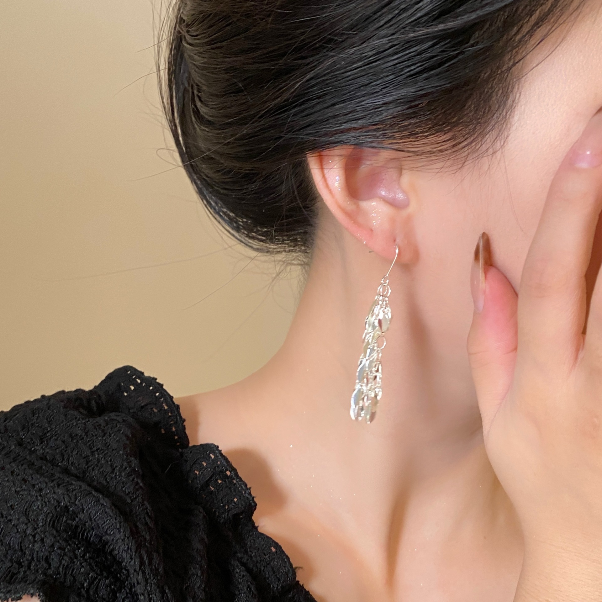 Sparkling wheat ear tassel Earrings for Women 2025 New bestseller, high-end and elegant long earrings, unique earrings Application Scenario