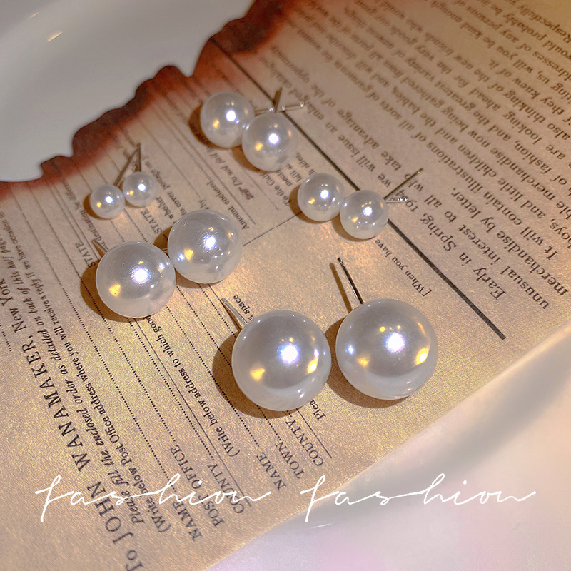 The retro pearl stud earrings of the Korean blogger fever, featuring a 925 silver needle for women, exude a sense of elegance and sophistication. They are a bestseller full figure