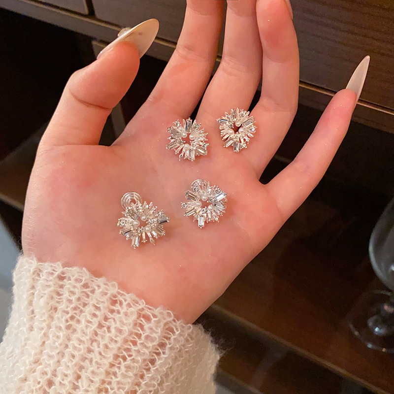 Spring bestsellers: Sunflower pearl Stud earrings, Women's Brilliant Fireworks earrings, 2025 New style ear clips, hole-free earrings Specification drawing