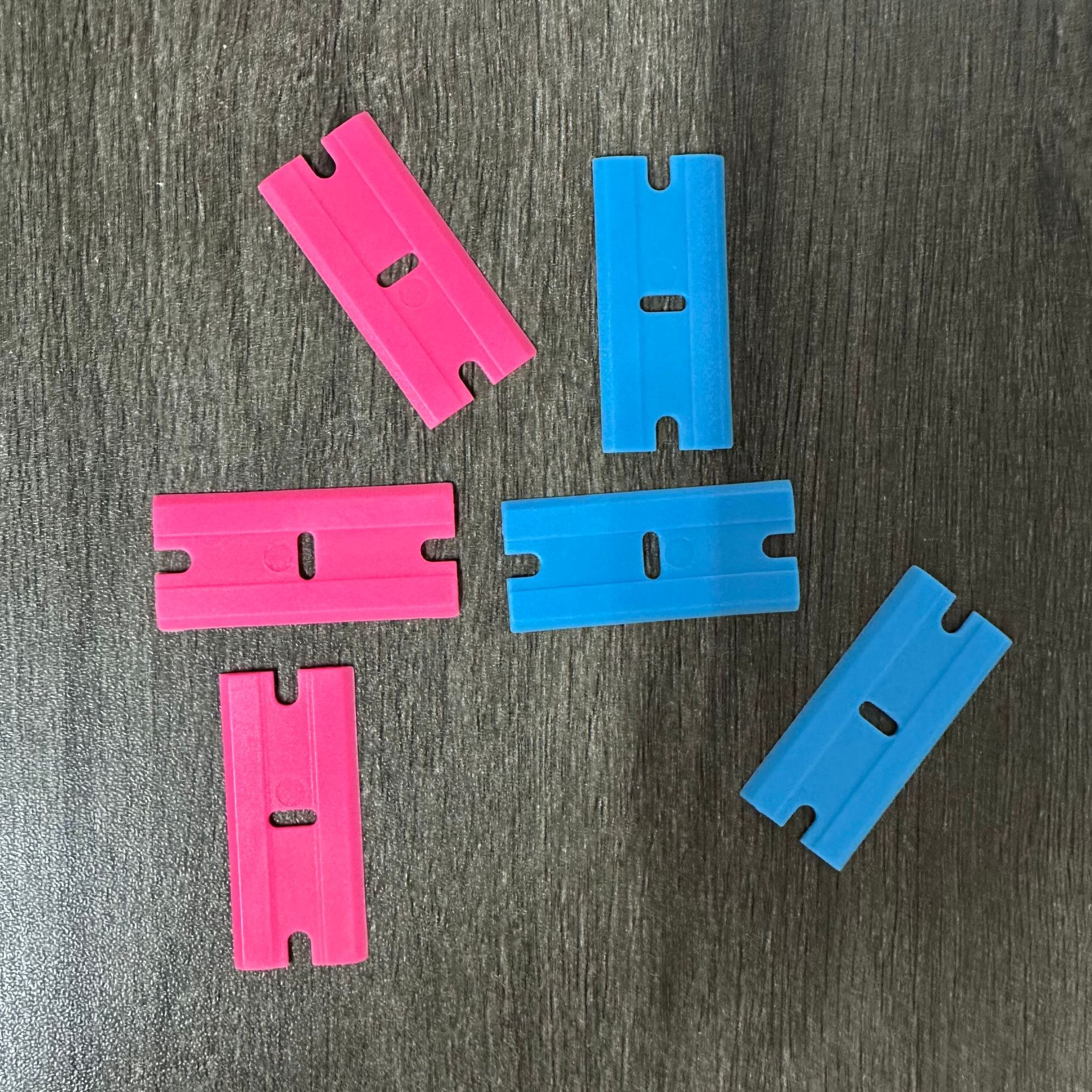Plastic and metal single-sided security blades, mobile phone repair tools, car window tinting, lens and glass cleaning manufacturers supply undefined