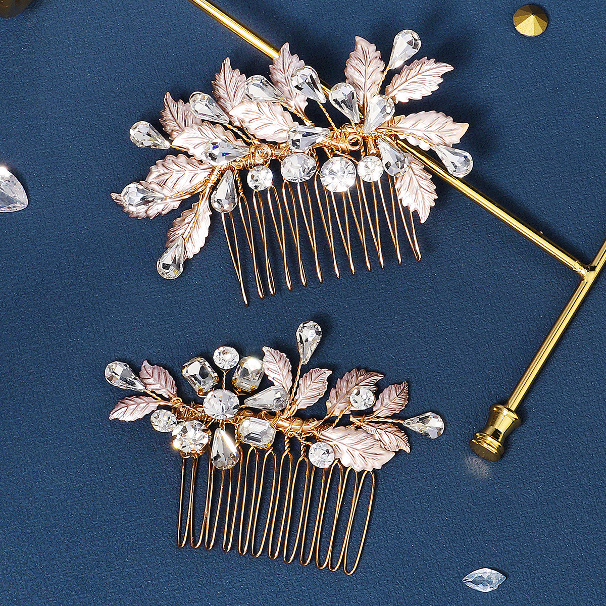 Korean-style Xiuhe ancient-style bride's hair accessory, beautiful thin picture leaf hand-inserted comb, fashionable and versatile updo water diamond comb full figure