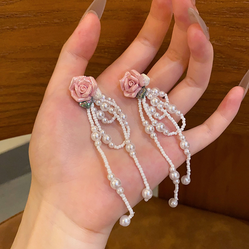 French pink rose pearl tassel earrings for women, new summer style 2025, gentle stud earrings, versatile long earrings Application Scenario