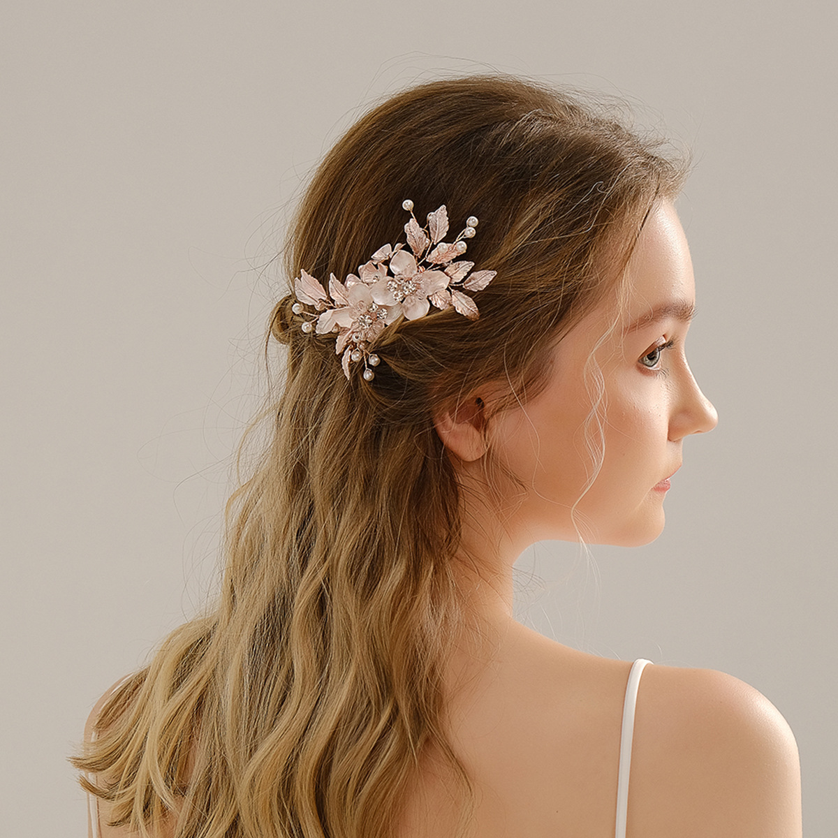 Japanese and Korean Samisen style wedding headwear, alloy flower hand-combed, bride's wedding dress, evening gown, updo and accessory full figure