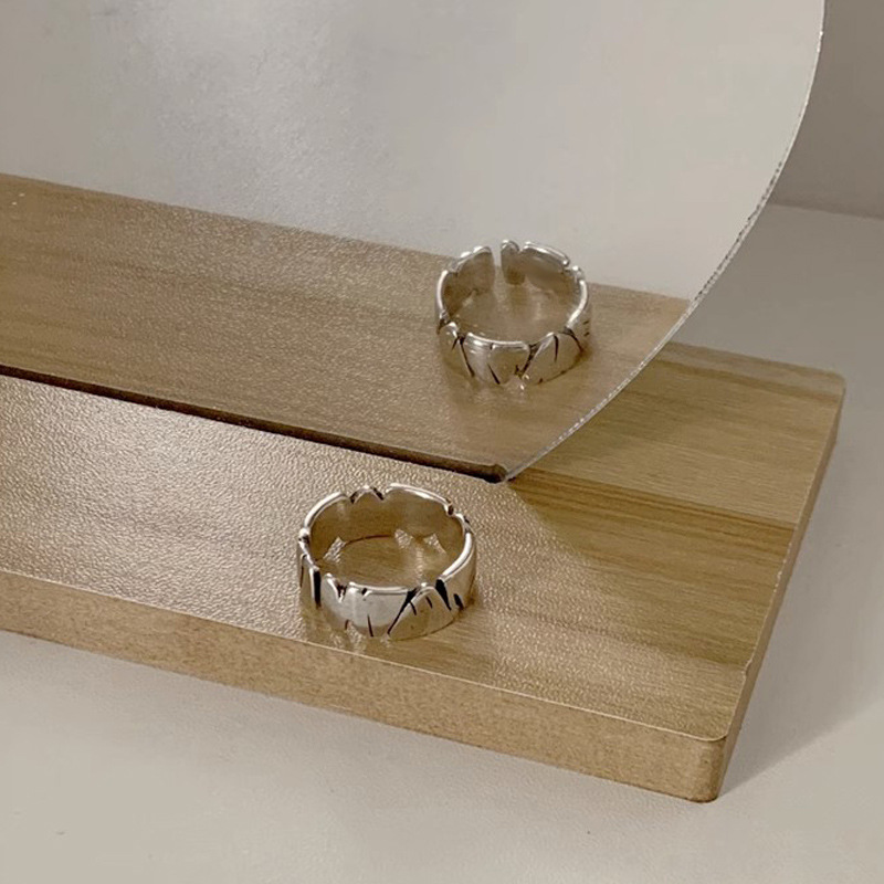 A niche, light luxury, and high-end butterfly opening ring for women on Instagram. It's a simple, individual, and versatile new trend ring Specification drawing