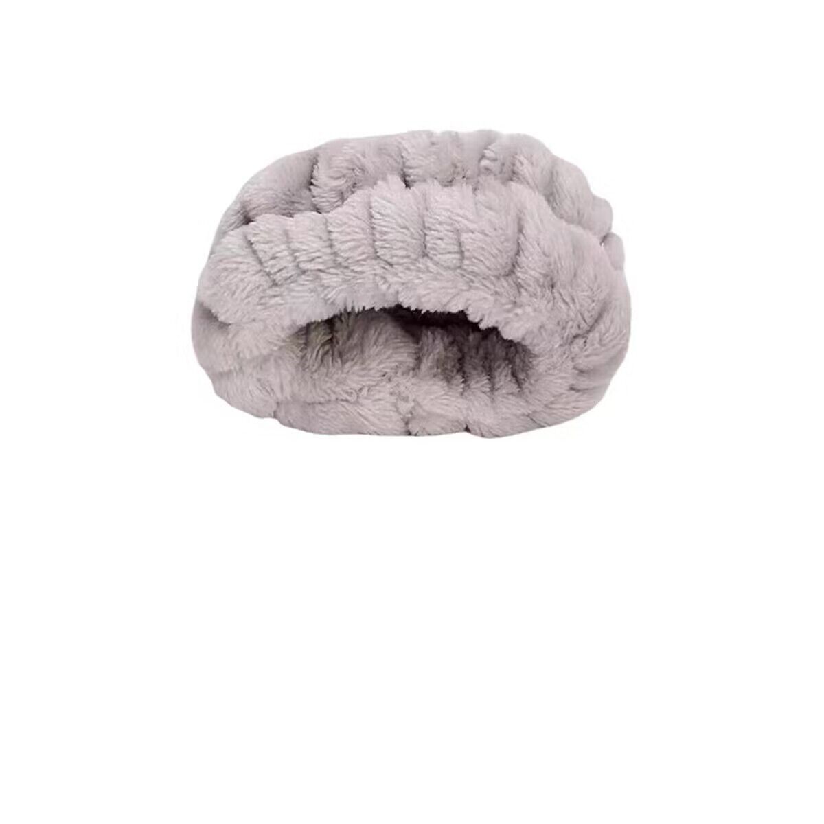 This is a must-have wrist strap for washing your face. It can be used for both water-absorbing, plush, hair tie, head and rope. It is also a moisture-proof hand towel, hair tie and special hair band for washing and grooming Item Picture