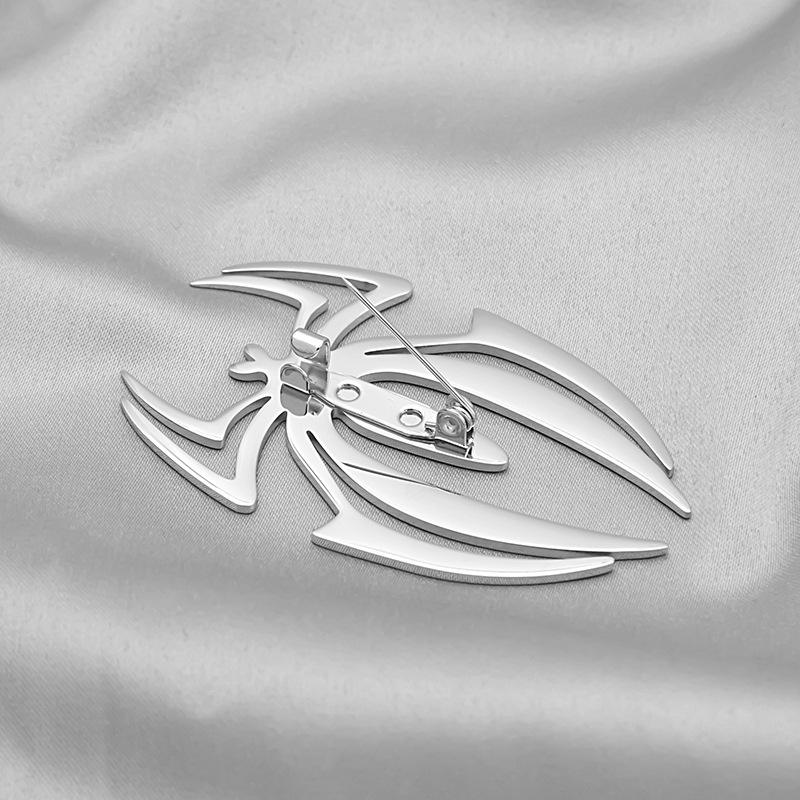 European and American cross-border personalized stainless steel animal brooches, butterfly and spider pins, cold style suit accessories factory direct sales Application Scenario