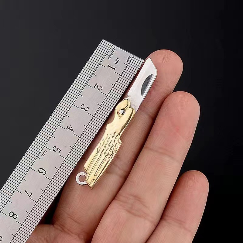 Mini brass folding knife, sharp and exquisite small knife, portable keychain, pendant, pocket knife, self-defense, unpacking packages undefined