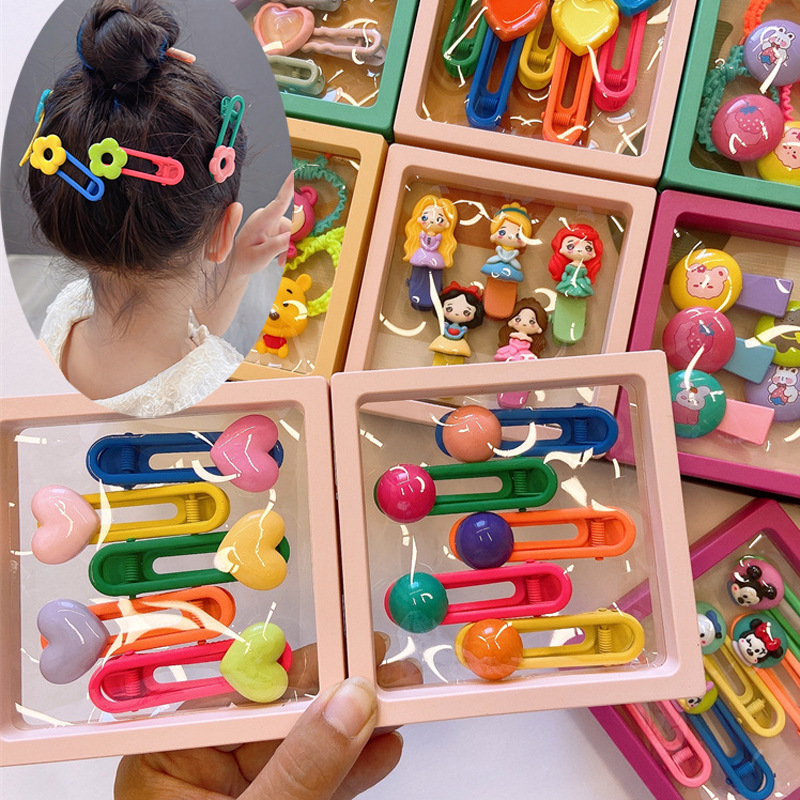 Korean cute alloy hair clips, children's cartoon character style hair clips, girl and princess hollowed-out clips, bangs clips, side clips full figure