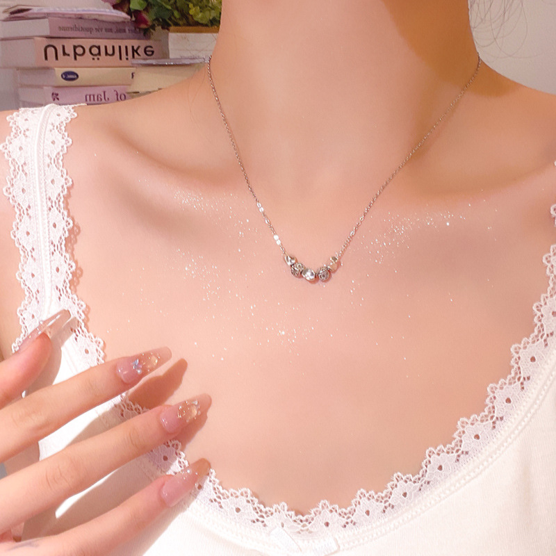 A light luxury, niche and high-end titanium steel necklace with exquisite micro-inlaid zircon collarbone chain, fashionable and versatile, elegant and trendy neckchain details Picture