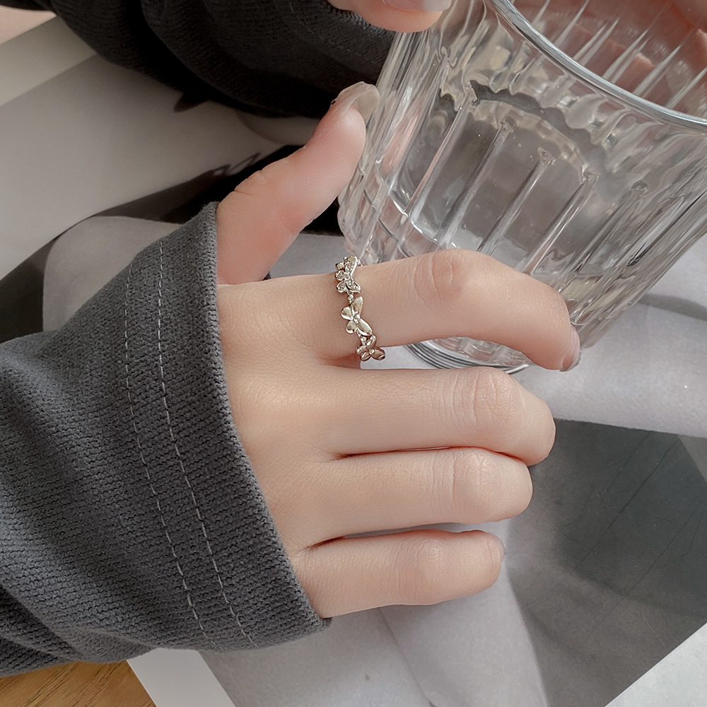A fresh and sweet little butterfly necklace set with a Japanese and Korean style, featuring a unique design and exquisite zircon collarbone chain, is a versatile accessory Specification drawing