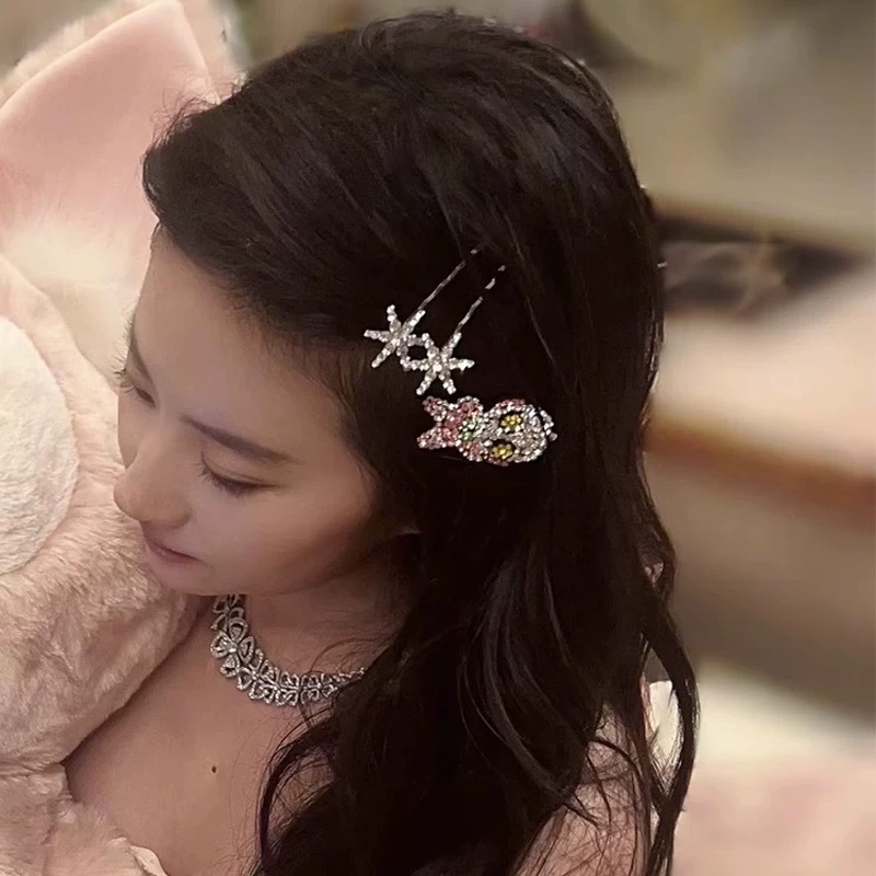 The same Ultraman hair clip as Liu Yifei, cute full diamond bangs clip, bb clip for women, 2025 new high-end side clip headwear Application Scenario