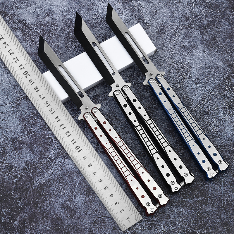 Factory wholesale of uncut butterfly samurai practice knives, folding training, butterfly comb game toys, and swinging knives full figure