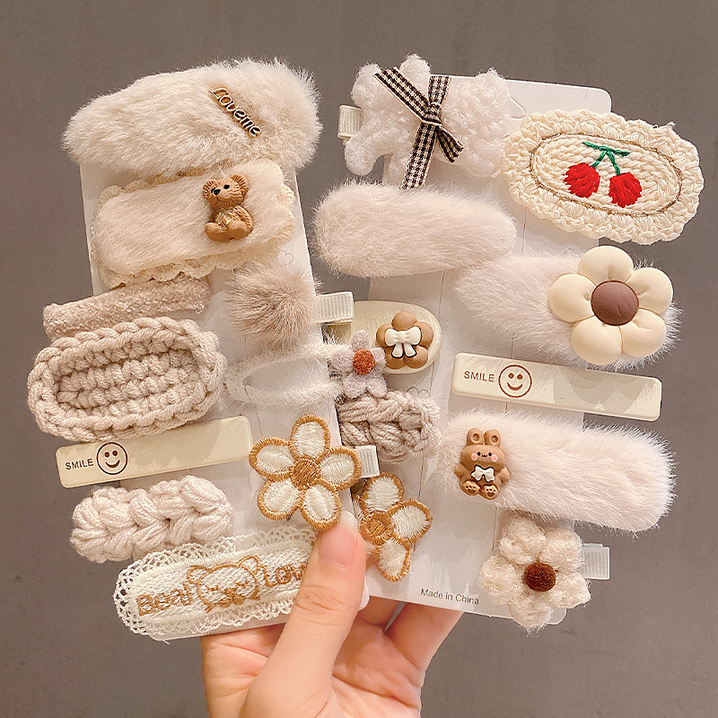 The new popular female side plush hair clip headpiece, cute bangs, Japanese-style side clip hair accessory Specification drawing