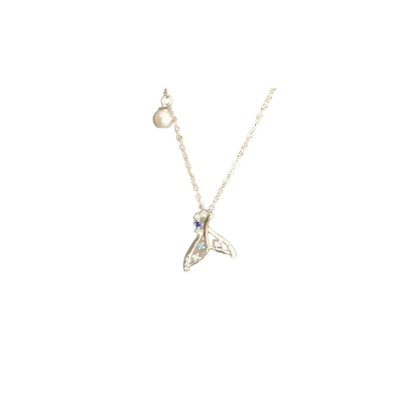A light luxury, niche, retro pearl necklace for women, a new 2024 bestseller with a high-end design sense, a versatile collarbone chain for Internet celebrities Item Picture