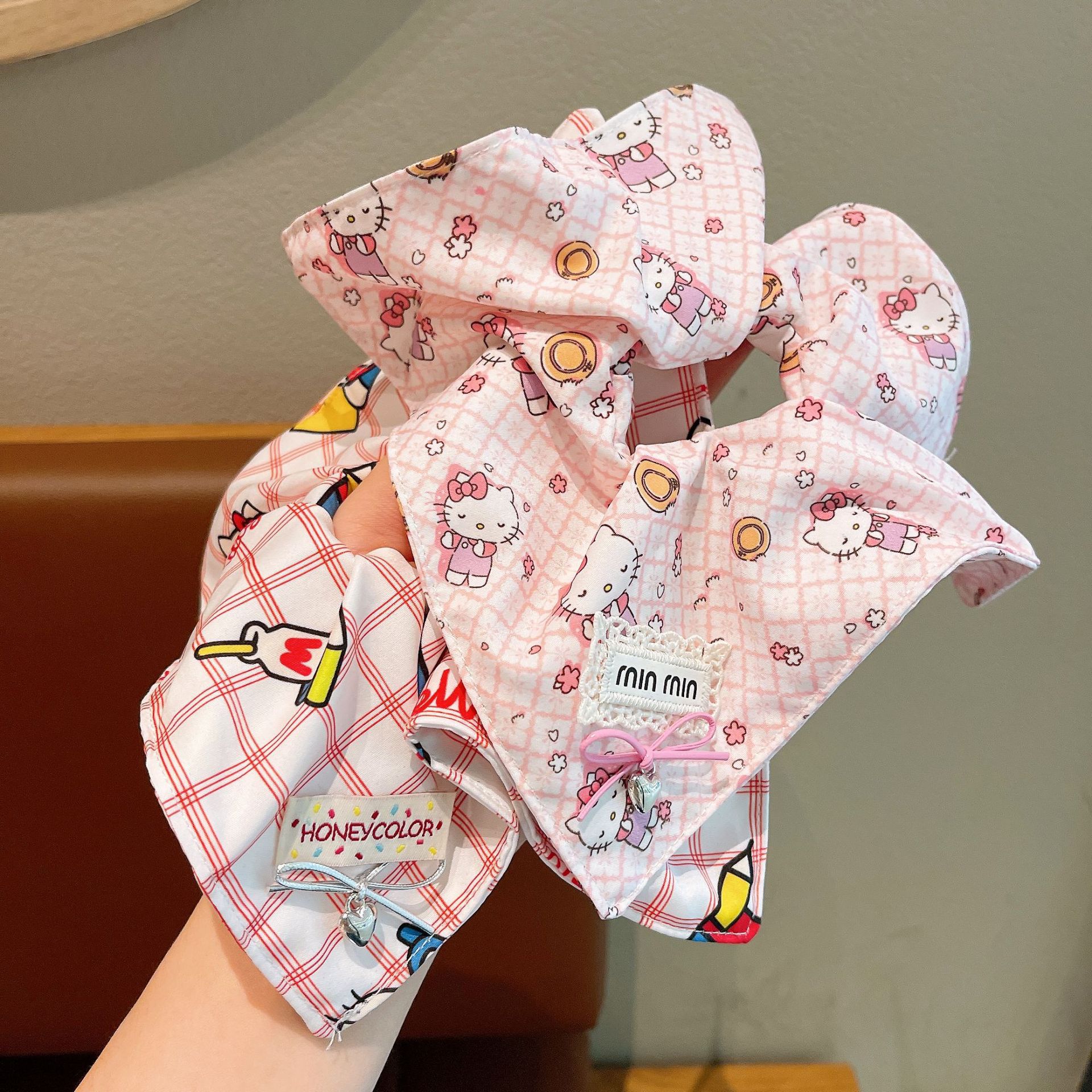 College girl kitty cat square scarf, large intestine hair band, female hair tie, ponytail tied at the back of the head, hair tie, leather band headwear Application Scenario