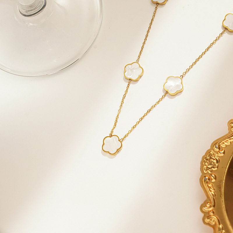 Fashionable titanium steel non-fading five-color collarbone chain, elegant and light luxury versatile necklace, women's Little Red Book same style accessories wholesale Specification drawing