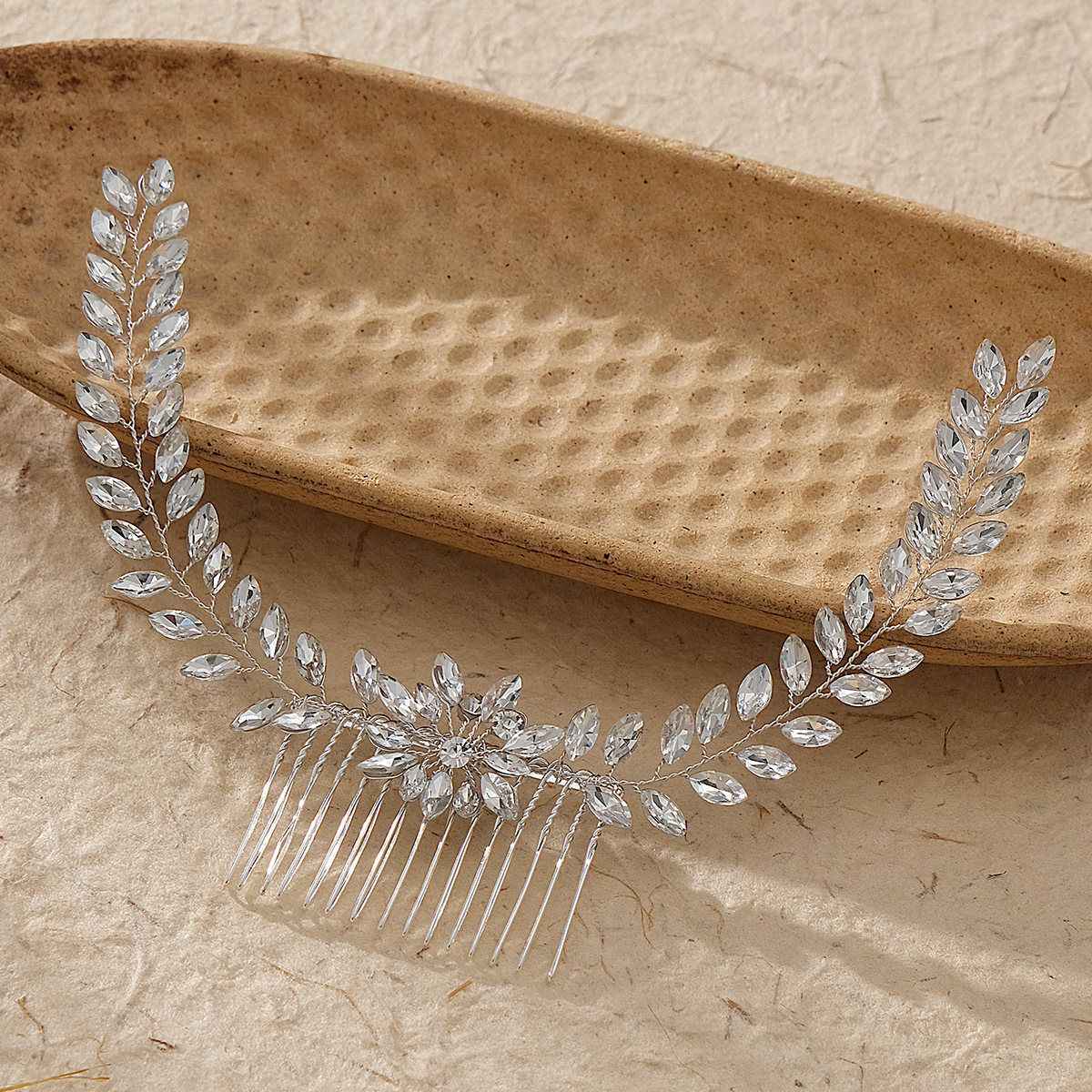 Cross-border European and American bride long hair comb, luxurious horse eye rhinestone hand-stitched comb, banquet dress, wedding dress accessories, headwear details Picture