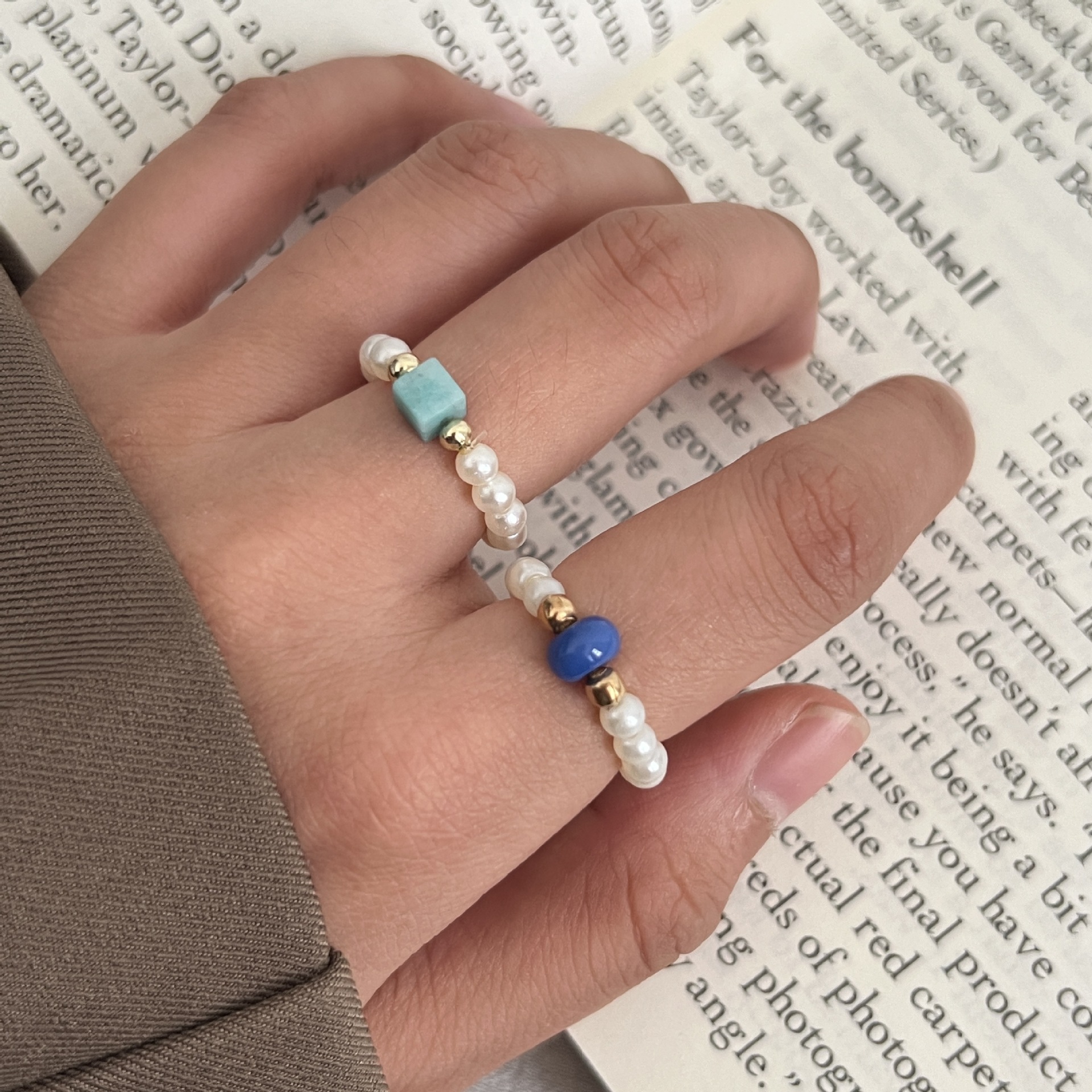 Colorful crystal beaded ring, ins niche design sense, high-end finger ring, light luxury style, versatile ring accessory details Picture
