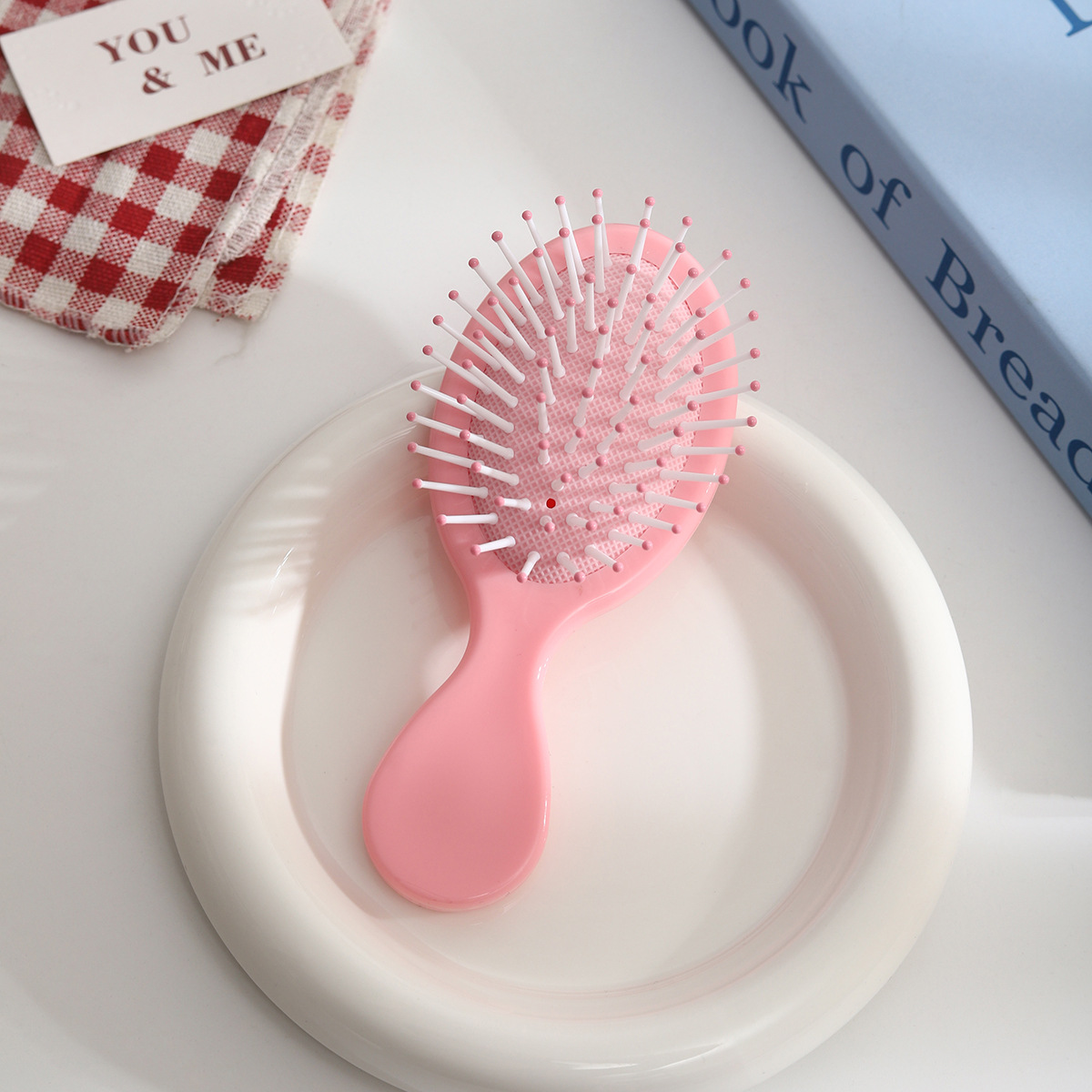 Mini air cushion comb, finished massage comb, women's mini comb, airbag comb, portable comb, home head comb, hair comb Application Scenario