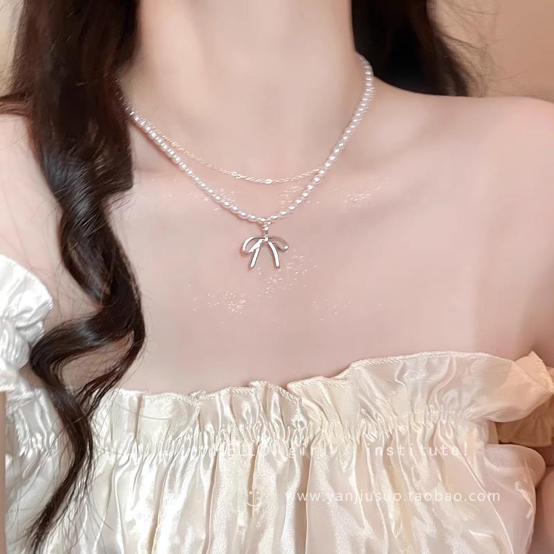Double-layer bow pearl necklace for women, 2025 new style, light luxury collarbone chain feel, elegant and versatile, sweet necklace Application Scenario